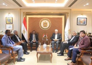 عاشور يلتقي نظيره السوداني لبحث سبل تعزيز التعاون المشترك في مجالات التعليم العالي والبحث العلمي عاشور يلتقي نظيره السوداني لبحث سبل تعزيز التعاون المشترك في مجالات التعليم العالي والبحث العلمي