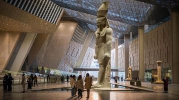 السياحيين تطلق مبادرة انت مصر مع اقتراب افتتاح المتحف الكبير.. ونواب: مطلوب حملات تسويقية عالمية للترويج لهذا الحدث العالمي السياحيين تطلق مبادرة انت مصر مع اقتراب افتتاح المتحف الكبير.. ونواب: مطلوب حملات تسويقية عالمية للترويج لهذا الحدث العالمي