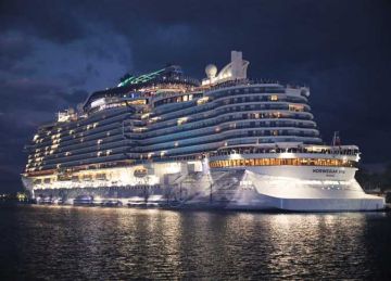 على متن سفينتين.. ميناء الإسكندرية يستقبل 8100 سائح من جنسيات مختلفة (صور)