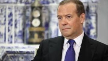 ميدفيديف يهاجم خطة مجلس أوروبا لـ تعويض أوكرانيا.. ويحذر: رد روسيا قادم