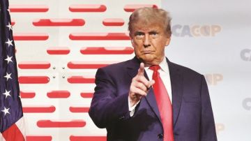 بعد سماعه ضحك كبار قادة الجيش على حديثه .. ترامب : من لا يعجبه كلامي يخرج وخروجه سيكلفه منصبه ومستقبله