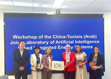 رئيس معهد الإلكترونيات بالعاصمة الصينية بكين: مصر أصبحت شريكا إقليميا رئيسيا في مجال الطاقة النظيفة رئيس معهد الإلكترونيات بالعاصمة الصينية بكين: مصر أصبحت شريكا إقليميا رئيسيا في مجال الطاقة النظيفة