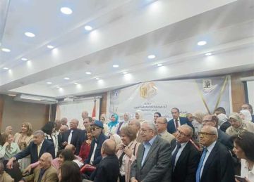 ضمن احتفالية اليوبيل الذهبي لأول دفعاتها.. إعلام القاهرة تكرم نخبة من الأساتذة الراحلين والرواد في تأسيس مسيراتها