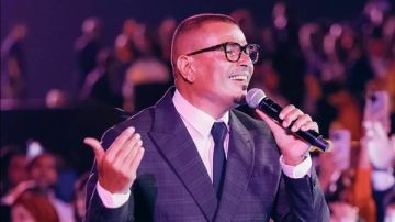 عمرو دياب يتألق في حفل خاص بالأهرامات (صور) عمرو دياب يتألق في حفل خاص بالأهرامات (صور)