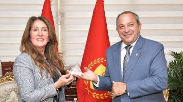 لبحث سبل التعاون المشترك.. محافظ بورسعيد يستقبل سفيرة الولايات المتحدة الأمريكية بمصر