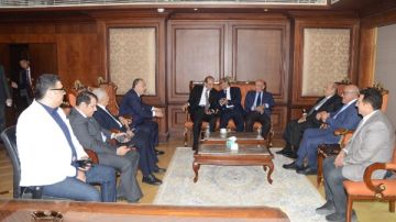 محافظ أسيوط يشهد توقيع اتفاقية بين المحكمة العربية للتحكيم وهيئة التصنيع محافظ أسيوط يشهد توقيع اتفاقية بين المحكمة العربية للتحكيم وهيئة التصنيع