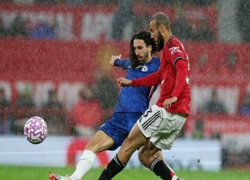  هدفان وطردان و3 تغييرات .. ملخص الشوط الأول من مباراة مان يونايتد ضد تشيلسي