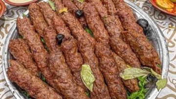 زي الحاتي .. أفضل حيل لعمل كفتة مشوية متماسكة وهشة زي الحاتي .. أفضل حيل لعمل كفتة مشوية متماسكة وهشة