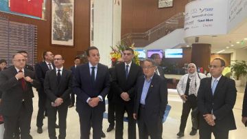 وزير الصحة يبحث توطين تكنولوجيا الجراحة الروبوتية