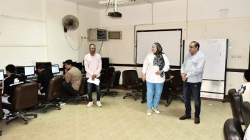 وكيل تعليم بني سويف تتفقد الاختبارات الإليكترونية والمقابلات الشخصية للطلاب المتقدمين لمدرسة we للتكنولوجيا التطبيقية