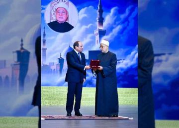 شيخ الأزهر للرئيس السيسي: نقدر موقفكم الثابت لحماية القضية الفلسطينية ورفضكم لمؤامرات التهجير (صور)