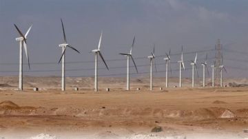 عاجل بـ74.1 مليون دولار.. تفاصيل تمويل البنك الأوروبي لمزرعة رياح رأس غارب عاجل بـ74.1 مليون دولار.. تفاصيل تمويل البنك الأوروبي لمزرعة رياح رأس غارب