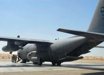 مطار العريش يستقبل طائرة مساعدات كويتية لصالح غزة