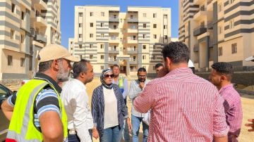 وزير الإسكان يتابع العمل بالمشروعات الخدمية والبنية الأساسية بالسويس الجديدة