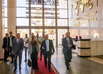 وفد أمريكي يتفقد ميناء شرق بورسعيد للتعرف على الفرص الاستثمارية المتاحة