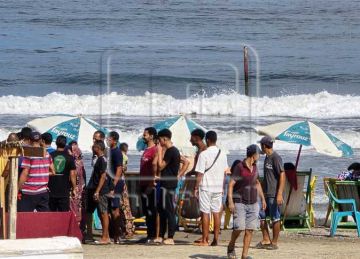 ارتفاع أمواج المتوسط ومنسوب نهر النيل يهدد رحلات الصيد بمحافظة دمياط