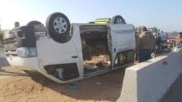 انقلاب ميكروباص وإصابة 6 أشخاص في أطفيح انقلاب ميكروباص وإصابة 6 أشخاص في أطفيح