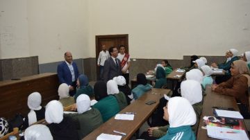 رئيس جامعة بنها يتفقد سير العملية التعليمية بكلية علوم الرياضة