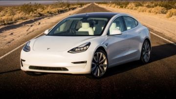 الأزمات تتكرر .. تسلا تواجه تحقيقا جديدا بسبب أعطال أبواب السيارات