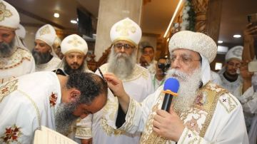 تدشين مذابح ورسامة قمص جديد بإيبارشية 6 أكتوبر تدشين مذابح ورسامة قمص جديد بإيبارشية 6 أكتوبر