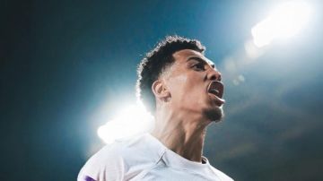 أيمن عبد العزيز: محدش في الأهلي يقدر يوقف خوان ألفينا حتى لو كان قدامه 5 لاعبين