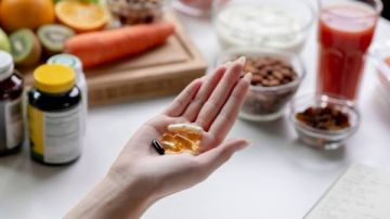نشرة المرأة والمنوعات مكملات غذائية تساعد في تحسين الكبد الدهني.. ماذا يحدث للجسم عند تناول الحمضيات؟