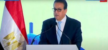 وزير الصحة يتصل هاتفيا بالمصابين بمضاعفات صحية بقسم الرمد بأحد مستشفيات التأمين