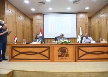 محافظ قنا يتابع ملفات التصالح والتقنين ويوجه بتسريع وتيرة الإنجاز وحماية حقوق الدولة