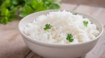 لماذا يحذر الأطباء من تسخين الأرز المتبقي في الثلاجة؟ لماذا يحذر الأطباء من تسخين الأرز المتبقي في الثلاجة؟