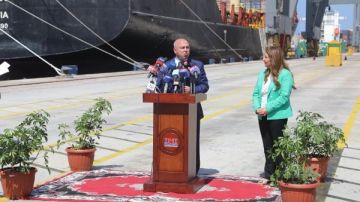 الأكبر بالشرق الأوسط .. كامل الوزير وسفيرة أمريكا يبحثان فرص الإستثمار في النقل البحري بـ ميناء الإسكندرية