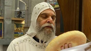 تدشين أواني خدمة وأيقونات بكنيسة مارمينا والبابا كيرلس بأسوان