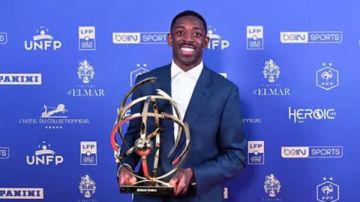 شاهد.. دموع ديمبلي لحظة التتويج بالكرة الذهبية 2025