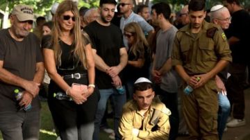 ضابط إسرائيلي ينهى حياته في يوم زفافه والعثور على جثته بمنزله ضابط إسرائيلي ينهى حياته في يوم زفافه والعثور على جثته بمنزله