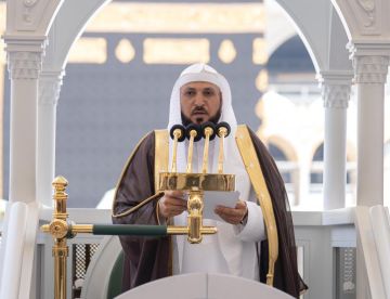 إمام المسجد الحرام: الصادق مصان جليل والكاذب مهان ذليل