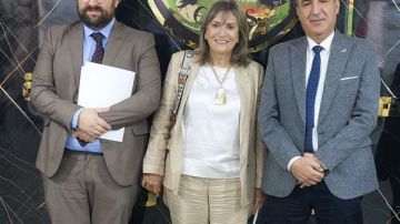 رئيس الخدمات البيطرية يبحث مع سفيرة أوروجواي تعزيز التعاون في مجال تصدير اللحوم