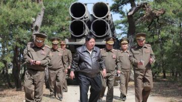 زعيم كوريا الشمالية يعتزم طرح سياسة لتطوير الأسلحة النووية والعسكرية