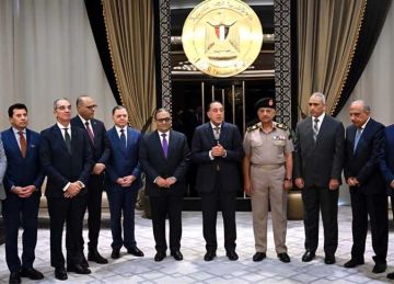 في احتفالية بالعاصمة الإدارية.. الوزراء يكرم الأمين العام السابق للمجلس ويهنئ الأمين الجديد بتوليه المسؤولية