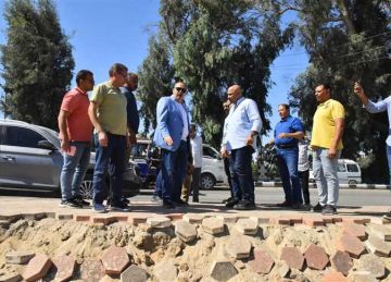 لتخفيف الزحام.. محافظ أسيوط يتفقد أعمال فتح محور مروري جديد لتخفيف الزحام.. محافظ أسيوط يتفقد أعمال فتح محور مروري جديد