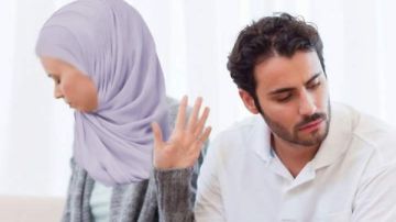 هل يحق للزوجة الامتناع عن زوجها إن كان مرتكبا للمعاصي؟.. الإفتاء تجيب