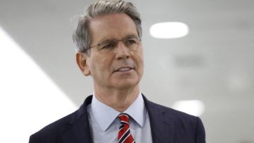 وزير الخزانة الأمريكي يحذر من استرداد مبالغ ضخمة إذا ألغت المحكمة العليا رسوم ترامب الجمركية