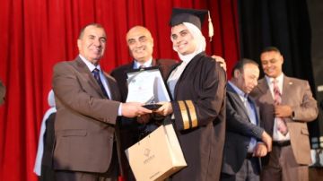 تكريم الطلاب المتفوقين خلال احتفالية بالمركز الثقافي في كفر الشيخ تكريم الطلاب المتفوقين خلال احتفالية بالمركز الثقافي في كفر الشيخ