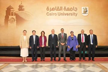 جامعة القاهرة تستقبل وفدا من نورث ويست الصينية