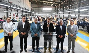 رئيس الوزراء: المنطقة الصناعية بالقنطرة غرب مخطط لها استيعاب 300 مصنع وتوفير 500 ألف فرصة عمل رئيس الوزراء: المنطقة الصناعية بالقنطرة غرب مخطط لها استيعاب 300 مصنع وتوفير 500 ألف فرصة عمل