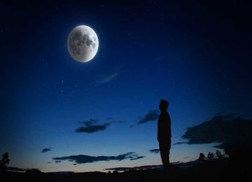 راقبوا السماء بعد قليل.. القمر يحجب كوكب الزهرة وحدث فلكي آخر بعد صلاة الجمعة