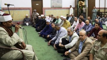 محافظ أسوان يشهد احتفال مديرية الأوقاف بذكرى المولد النبوى الشريف بمسجد النصر محافظ أسوان يشهد احتفال مديرية الأوقاف بذكرى المولد النبوى الشريف بمسجد النصر