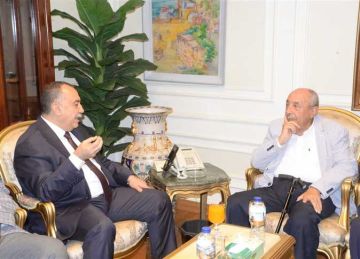 بمشاركة نقيب الأطباء.. النبراوي يلتقي محافظ أسيوط لبحث آفاق التعاون المشترك