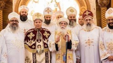 رسامة كاهن جديد بإيبارشية 6 أكتوبر وأوسيم صور رسامة كاهن جديد بإيبارشية 6 أكتوبر وأوسيم صور