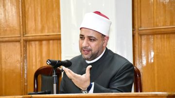 أيمن أبو عمر: قوة اليقين في القلب تعين على تقبل أقدار الله