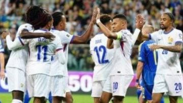 فرنسا تبدأ التصفيات بانتصار ثمين.. وأيسلندا تكتسح أذربيجان