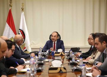 وزير قطاع الأعمال يبحث مع وفد من البنك الدولي تعزيز التعاون المشترك